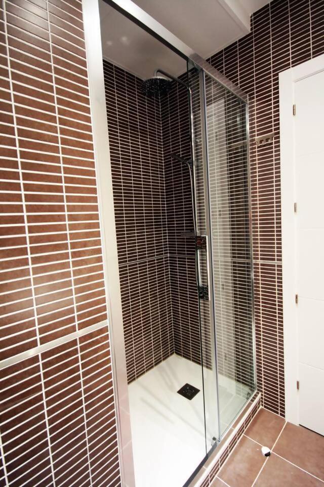 Atico En La Gran Via Con Terraza Apartman Madrid Kültér fotó