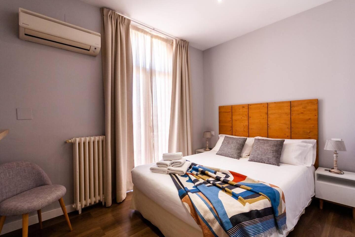 Atico En La Gran Via Con Terraza Apartman Madrid Kültér fotó