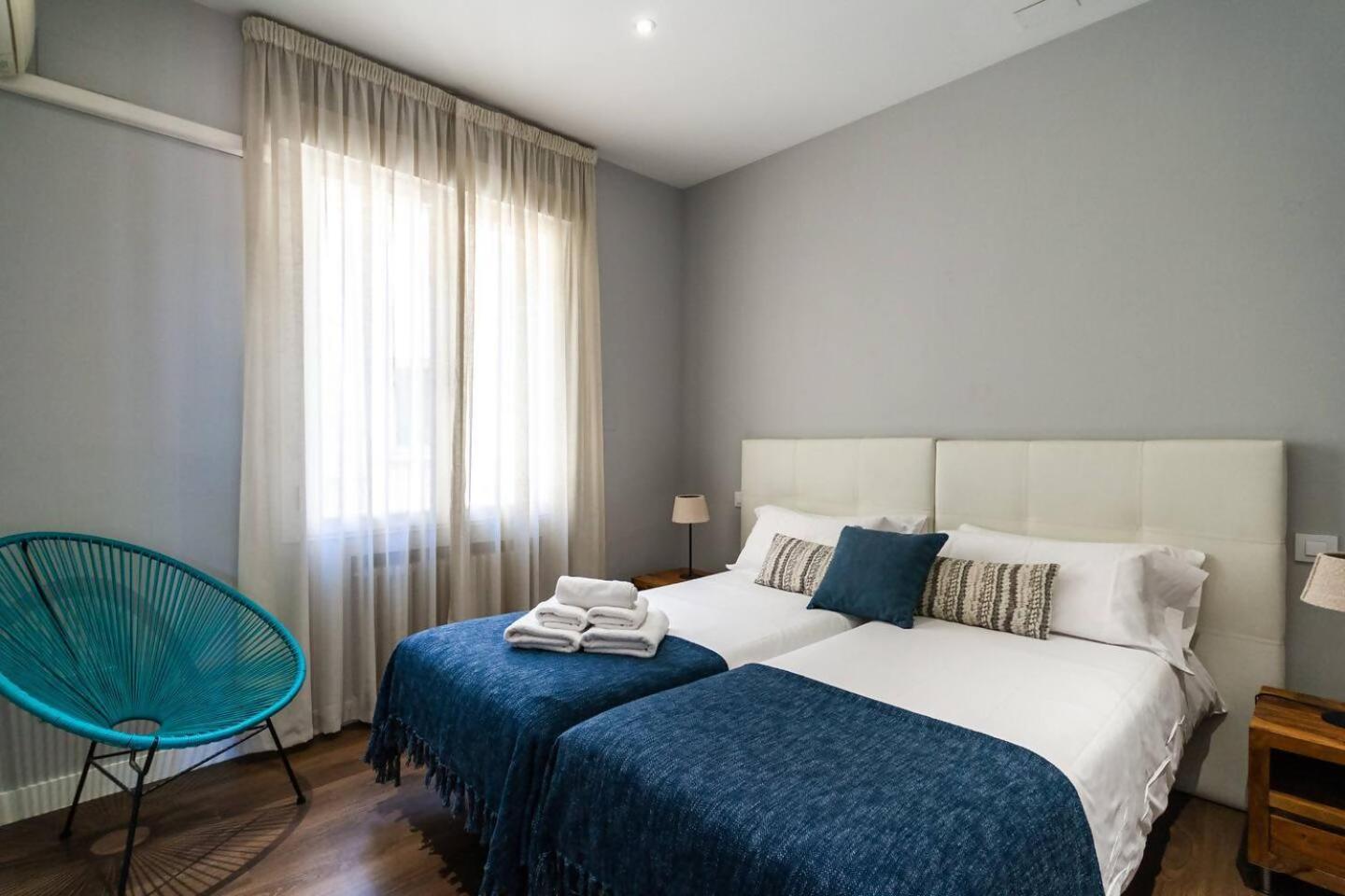 Atico En La Gran Via Con Terraza Apartman Madrid Kültér fotó