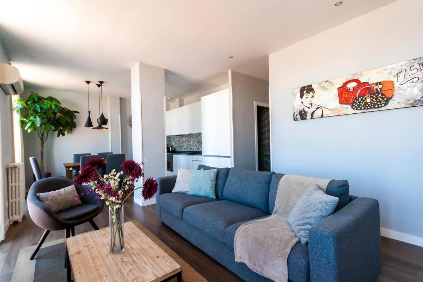 Atico En La Gran Via Con Terraza Apartman Madrid Kültér fotó